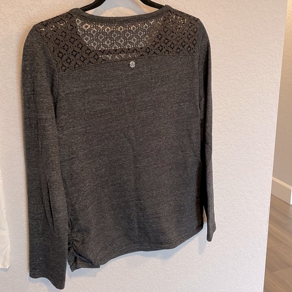 Prana Xs black heather long sleeve tee with lace detail shoulders cinched sides - Picture 3 of 6